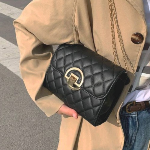 Sac en cuir avec chaîne et détail doré 22x15x8 cm