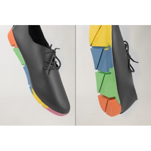 Chaussures en cuir avec lacets et semelle en caoutchouc souple