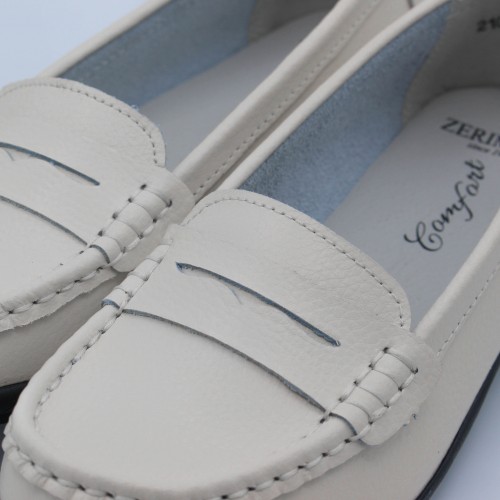 Mocassins en cuir avec semelle noire