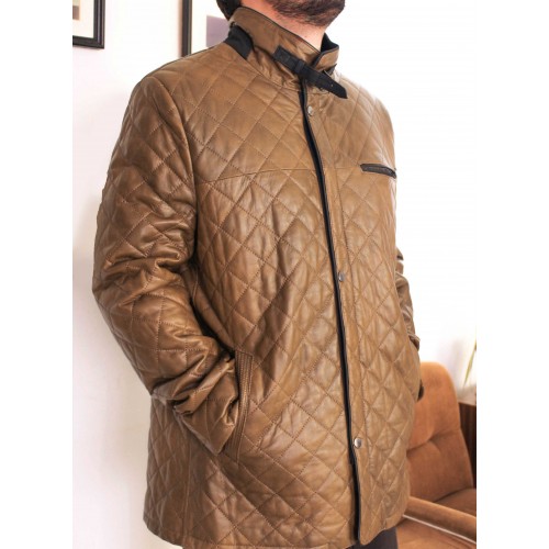 Veste en cuir rembourrée avec double fermeture et boucle