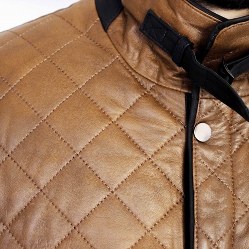 Veste en cuir rembourrée avec double fermeture et boucle