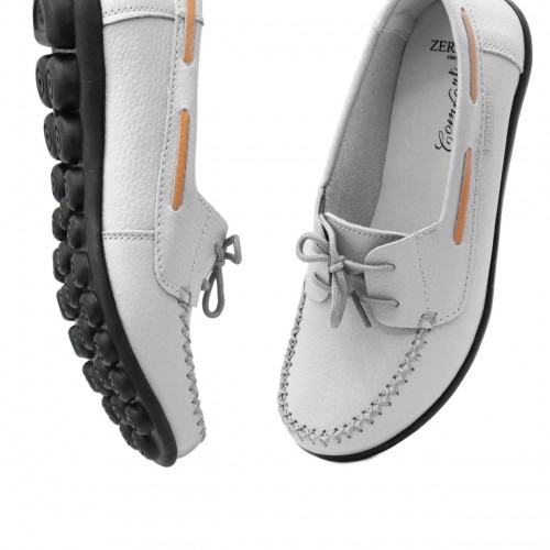 Mocassins en cuir à lacets et semelle noire