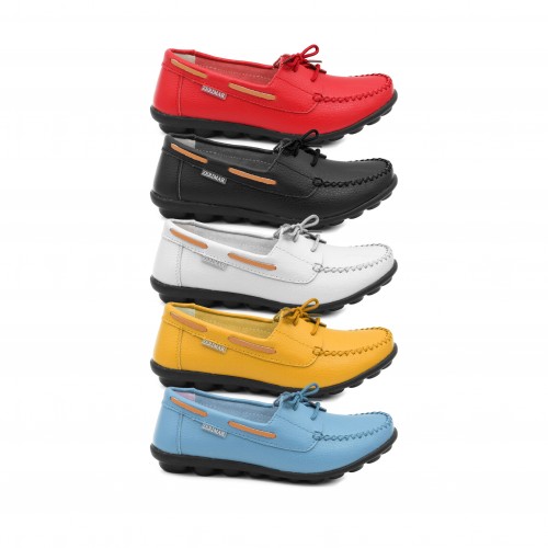Mocassins en cuir à lacets et semelle noire