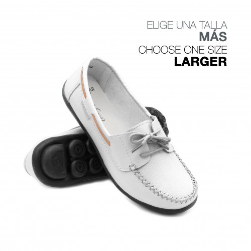 Mocassins en cuir à lacets et semelle noire
