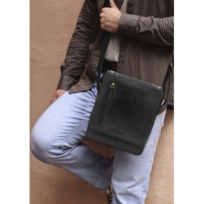 Sac bandoulière en cuir modèle WAILER 26x20x6 cm