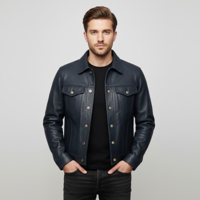 Veste en cuir style jean avec col classique et boutons pression