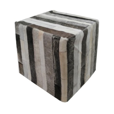 Tabouret pouf recouvert en véritable peau de vache 45x45x45 cm
