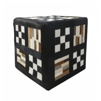 Tabouret pouf recouvert en peau de vache dimensions 45x45x45 cm