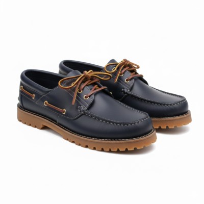 Chaussures bateau en cuir à lacets modèle BIPO