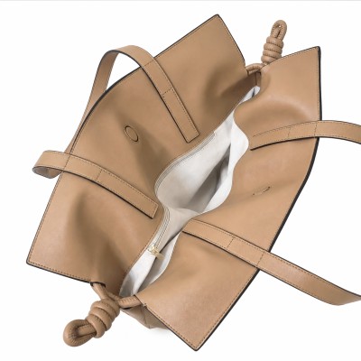 Grand sac clutch porté épaule en cuir 40x30x14 cm