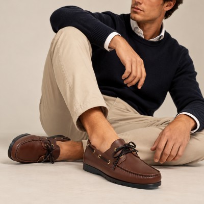 Chaussures bateau en cuir à lacets modèle HAMPTON