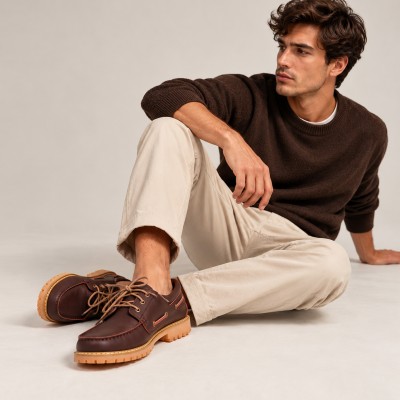 Chaussures bateau en cuir à lacets modèle KANCHEN